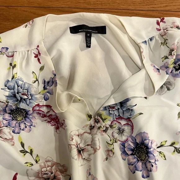 WHBM Floral V-Neck Long Sleeve dress in Cream and Black - Picture 2 of 4